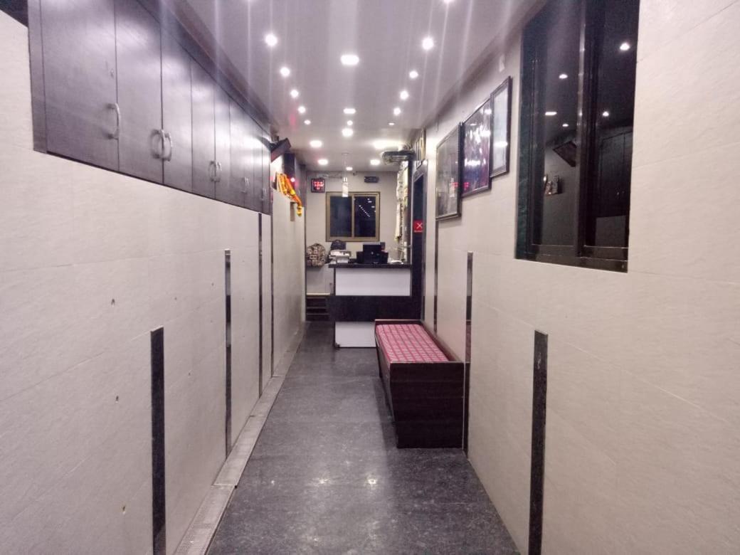 Hotel Sharda Mumbai  Buitenkant foto